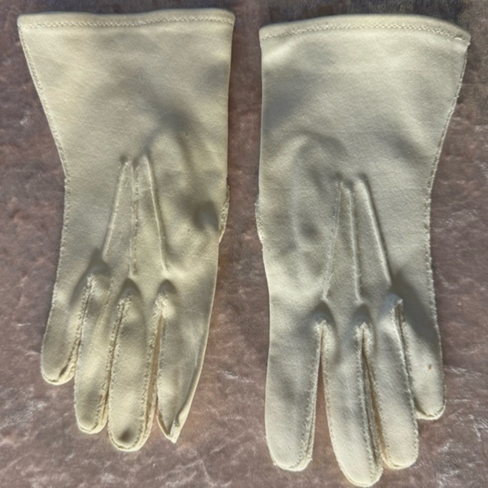 Vintage lady, gay cotton gloves. #7